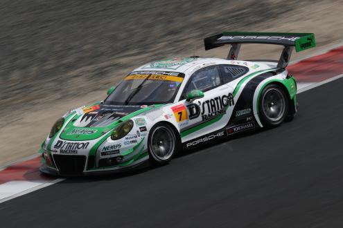 GT300クラスの開幕戦で2位となった「D'station Porsche」