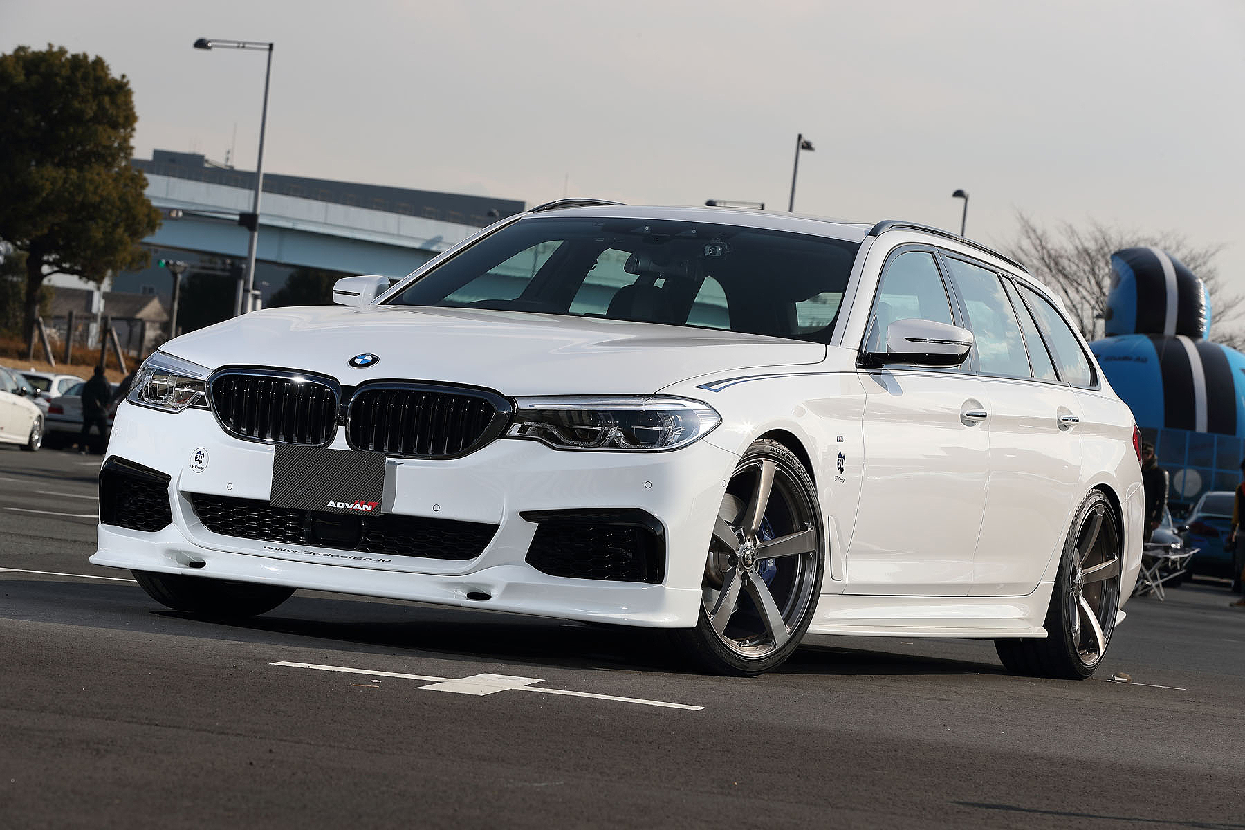 Bmw 530i ツーリング G31 17y 3d Design Shop Demo Car 全国の有名ショップの協力を得て Advanタイヤを装着した選りすぐりの車両をご紹介いたします