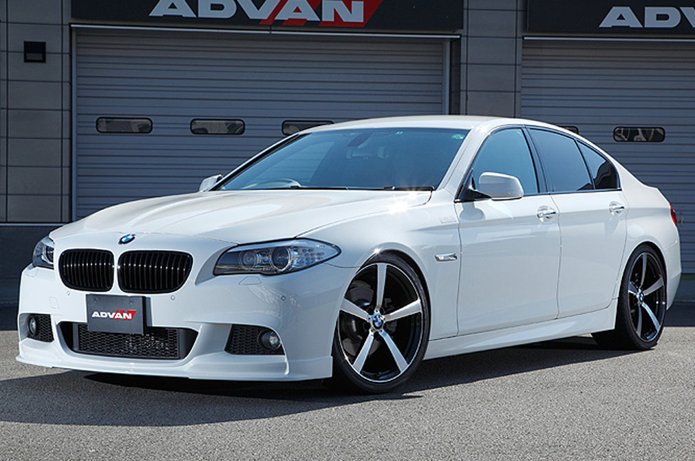 BMW 523i [F10] 2012y / studie東京