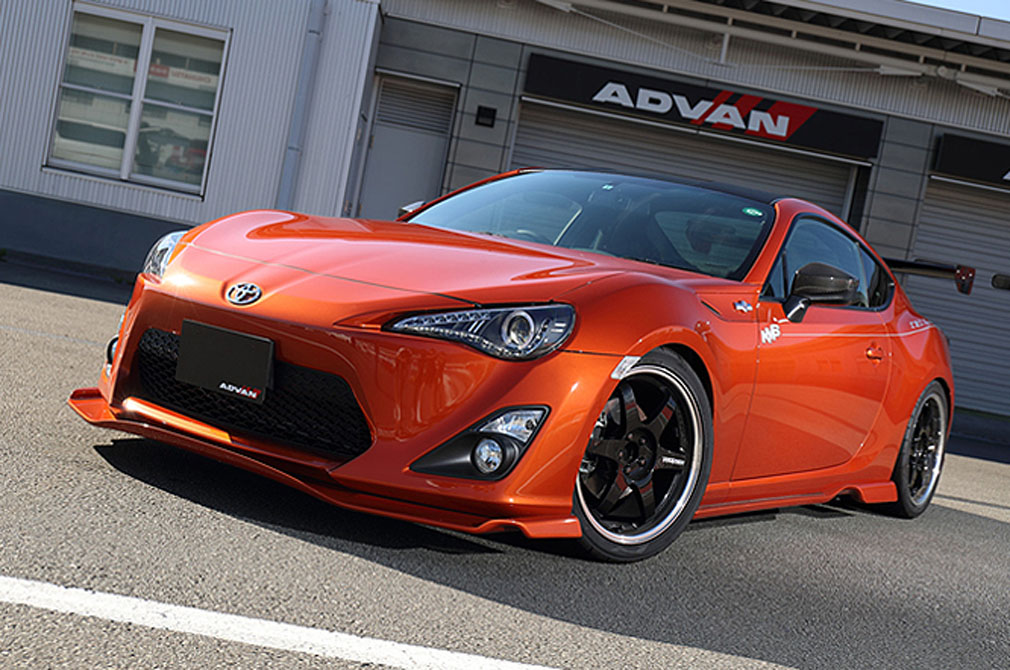 TOYOTA 86 [ZN6] 2015y / HKS テクニカルファクトリー