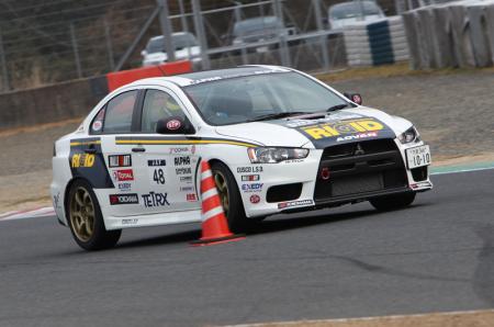 PN4クラスチャンピオンの「ADVAN リジット ランサー」（2014年）