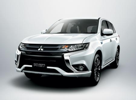 「アウトランダーPHEV」※本画像は三菱自動車工業株式会社の許諾を受け掲載しております。本画像の他への転載、転用を一切禁止致します。