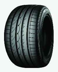 アウディQ7に装着される「ADVAN Sport」
