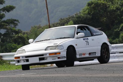 全日本ジムカーナ選手権SA1クラスで 2016年シリーズチャンピオンとなった若林隼人選手のCR-X