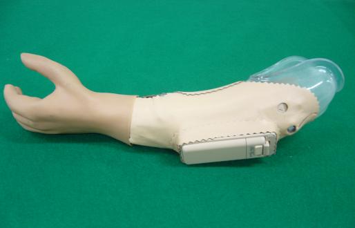 本人の意思で指を動かせる筋電義手