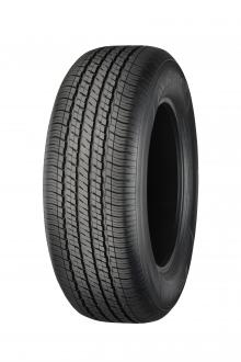 新型2020クライスラー「ボイジャー」に装着された「AVID S34RV」235/65R17 104T