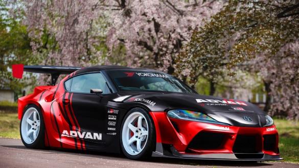 展示車両のADVANカラーのスープラ（MAX ORIDO ADVAN Supra tuned by HKS）
