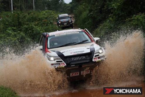 Toyota Fortuner driven by Takuma Aoki in the Asia Cross Country Rally (2019)