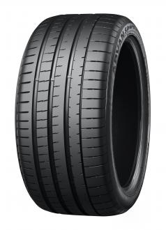 An “ADVAN Sport V107” size 325/35ZR22 114Y rear tire that will come as OE on the new GLE 53 4MATIC+ Coupe
