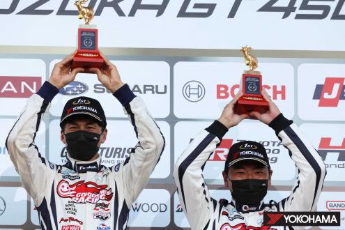 Winning drivers Nobuteru Taniguchi (L) & Tatsuya Kataoka (R)