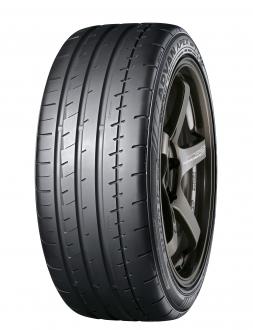 ADVAN APEX V601 *Tire shown in photo differs in size from those used on the GR Corolla.  (wheel shown is not standard equipment)