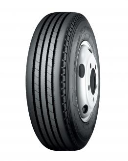 RY01C *Tire shown in photo differs in size from those installed on the eCanter (wheels shown in the photo are not standard equipment)