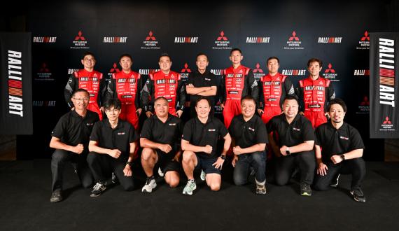 Team Mitsubishi Ralliart’s members (left) and the new Triton rally truck