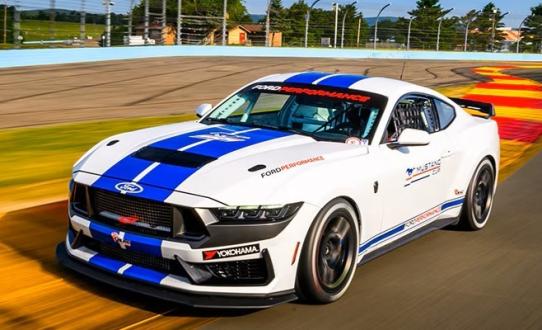 Mustang Dark Horse R