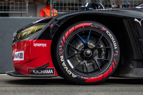 YOKOHAMA ADVAN tire on Car No. 77