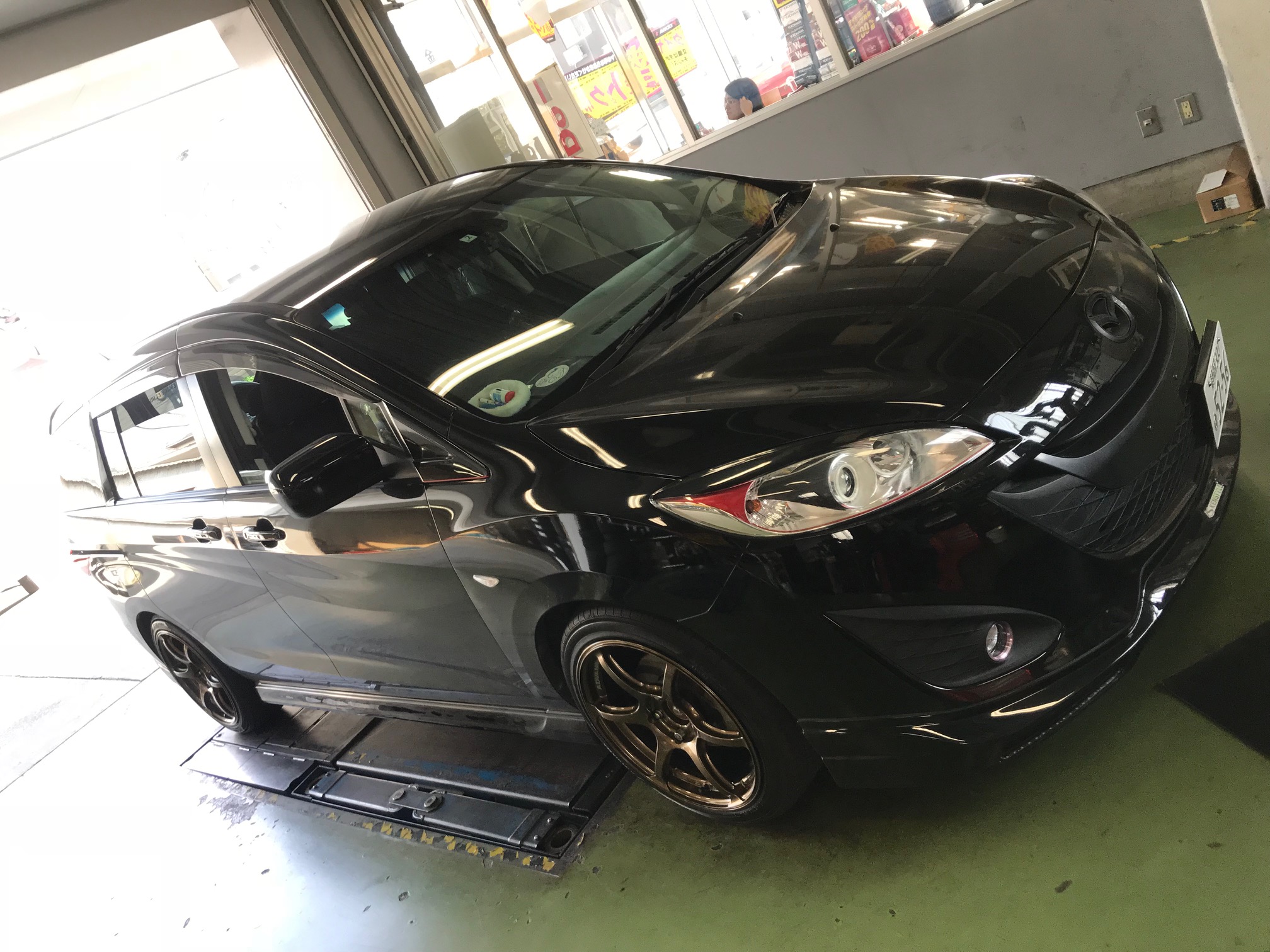 プレマシーにADVAN RGⅢ！！