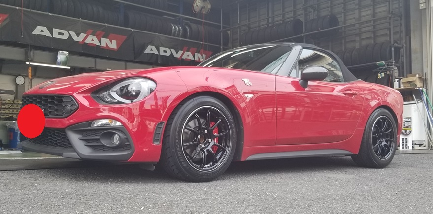 アバルトスパイダー１２４にADVAN　RZ2　グロスブラックを インチダウンして装着！