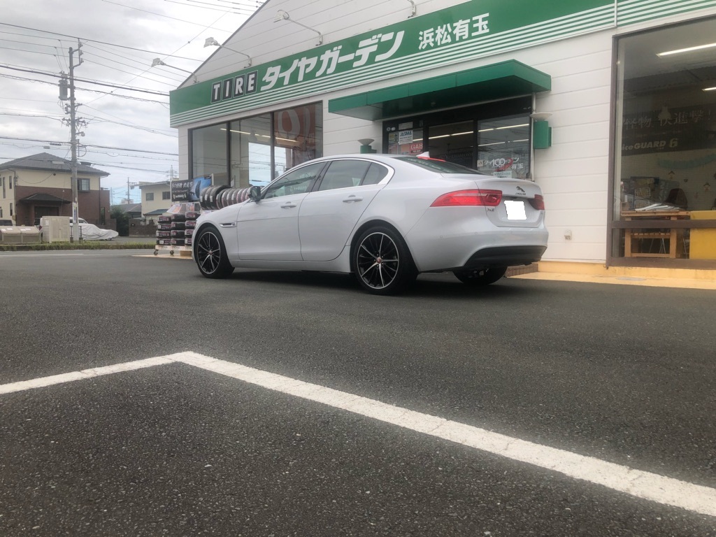 ジャガーXE&times;ADVAN sport v105