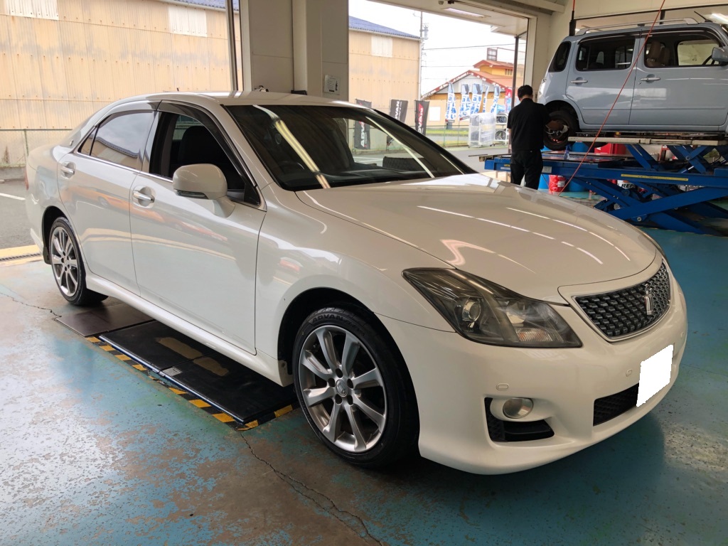 クラウンアスリート&times;ADVAN FLEVA v701