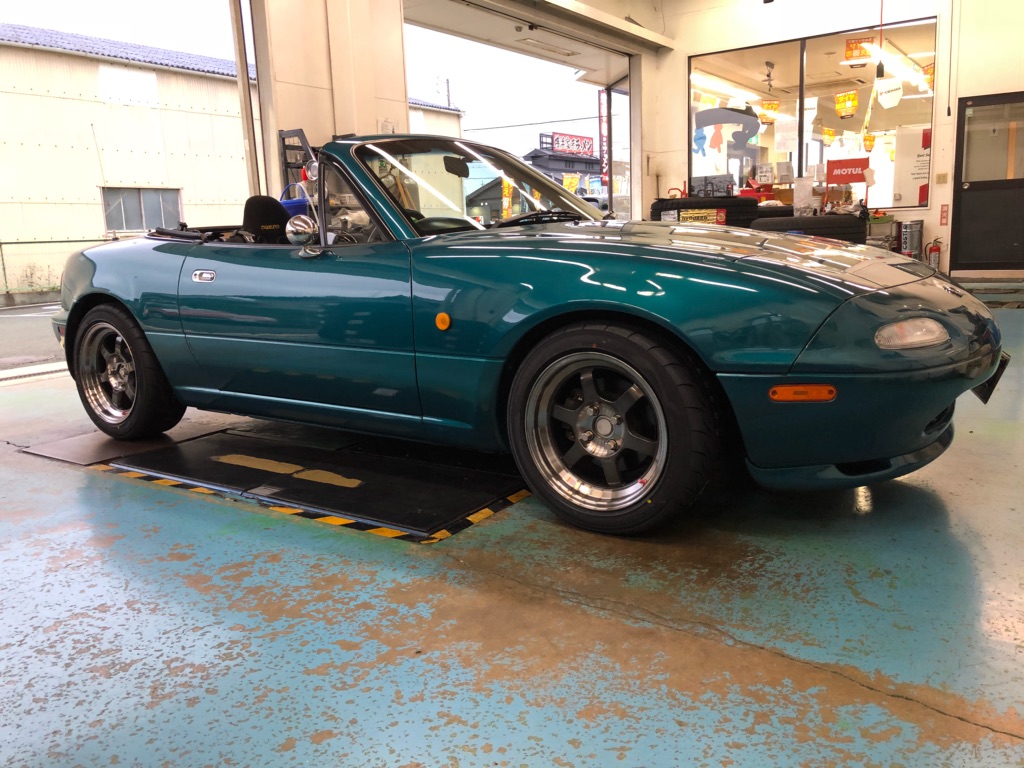 ロードスター&times;ADVAN NEOVA AD08R