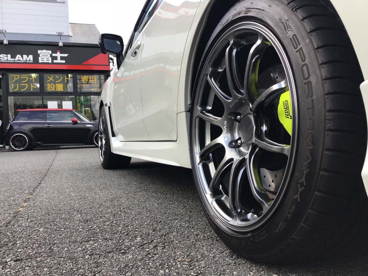 一味違うWRX現る。