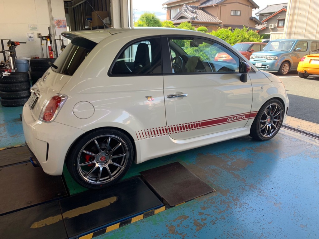 アバルト500&times;ADVAN NEOVA AD08R
