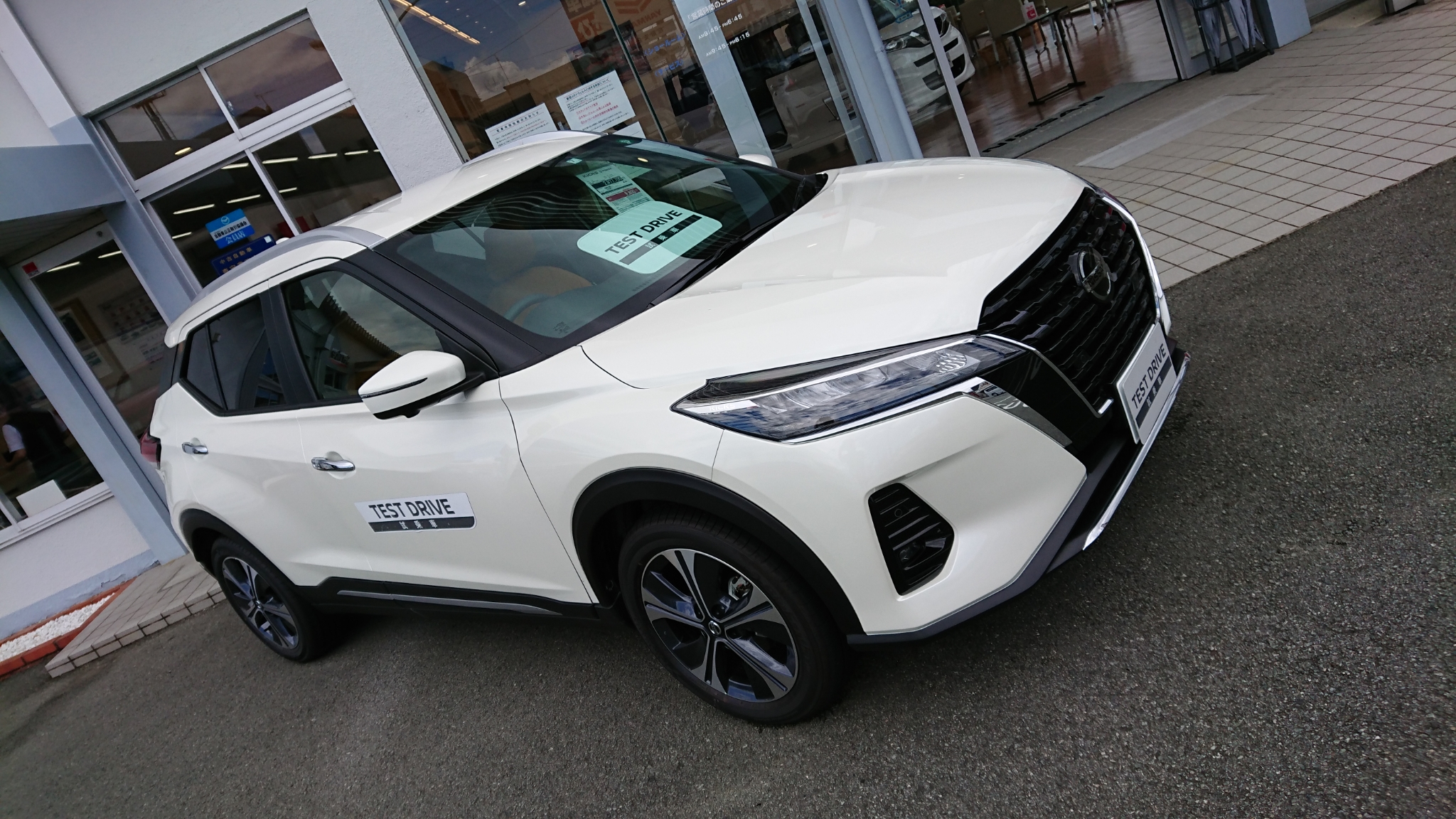 日産KIXS