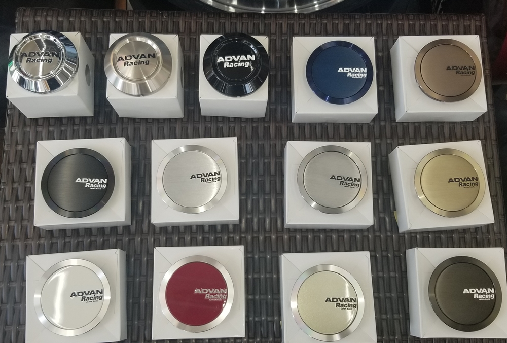 YOKOHAMA WHEEL　センターキャップの全色 展示 することができました！