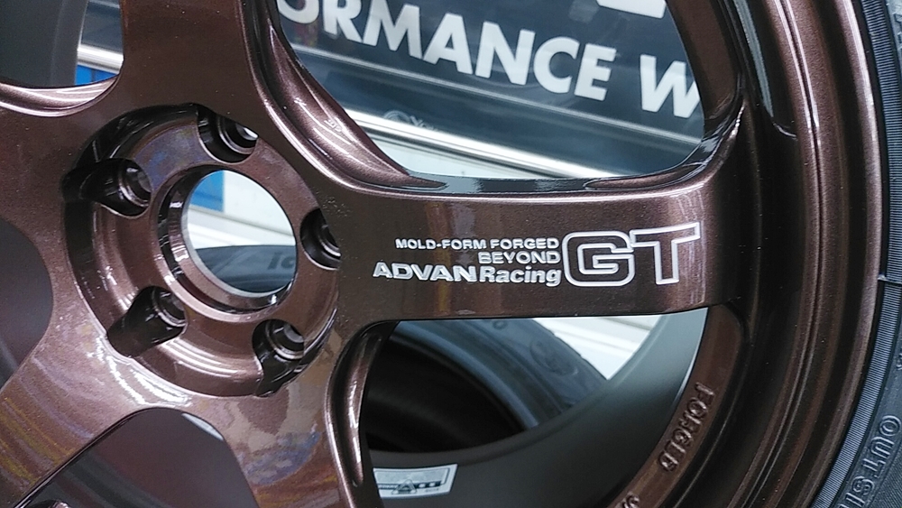 ADVAN Racing GT Beyond にブルーアースGTを装着♪