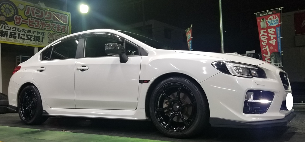 今回はWRX S4にADVAN RGⅢ レーシンググロスブラック を装着！