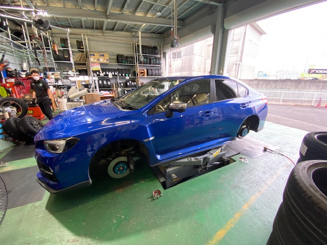 今週のお題「SUBARU WRX STiのタイヤ交換」　店長K