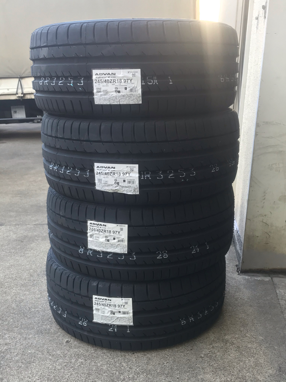 ADVAN Sport V105