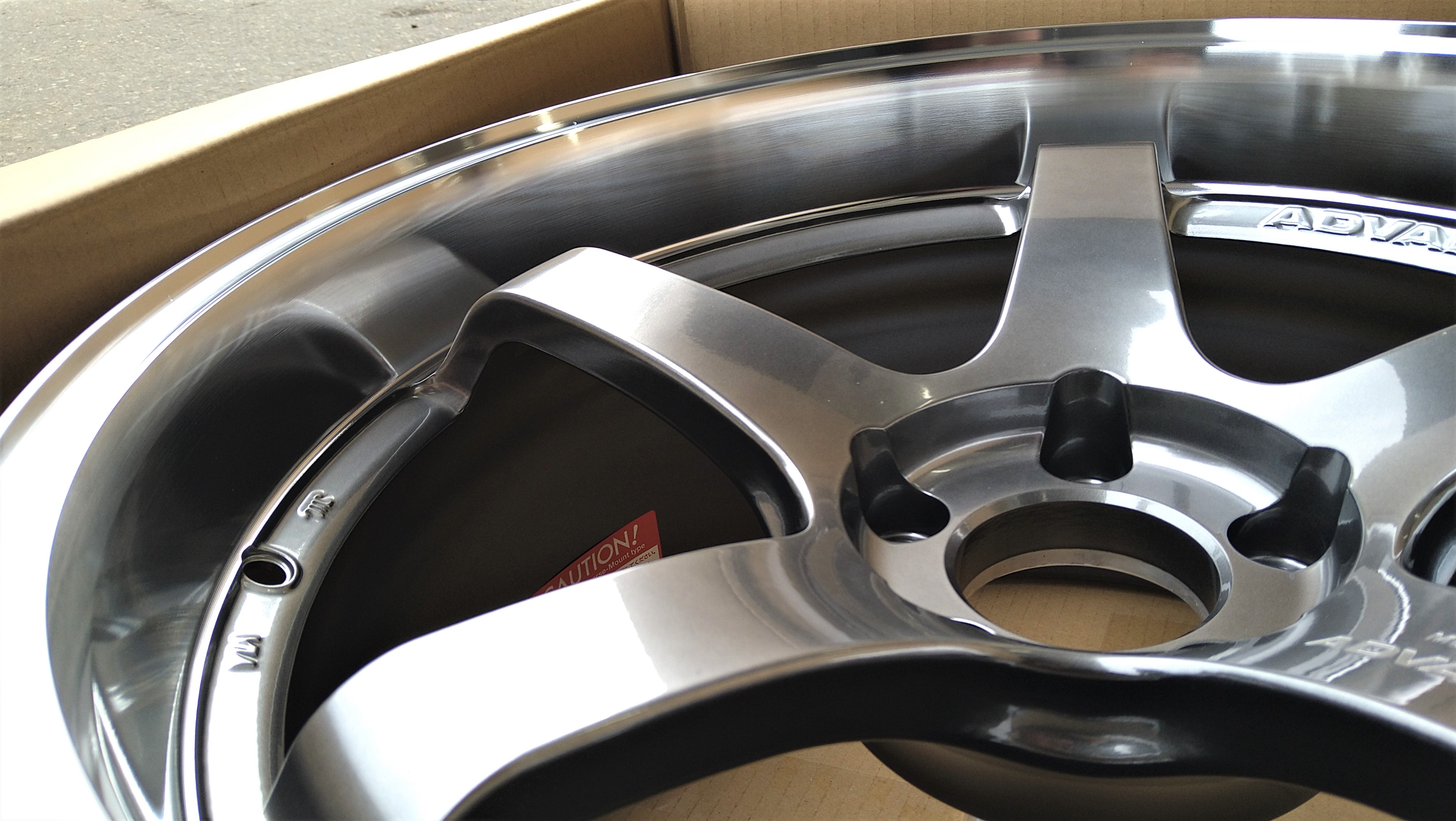 ADVAN Racing GT              <font color="#808000"> -Premium Version- </font>