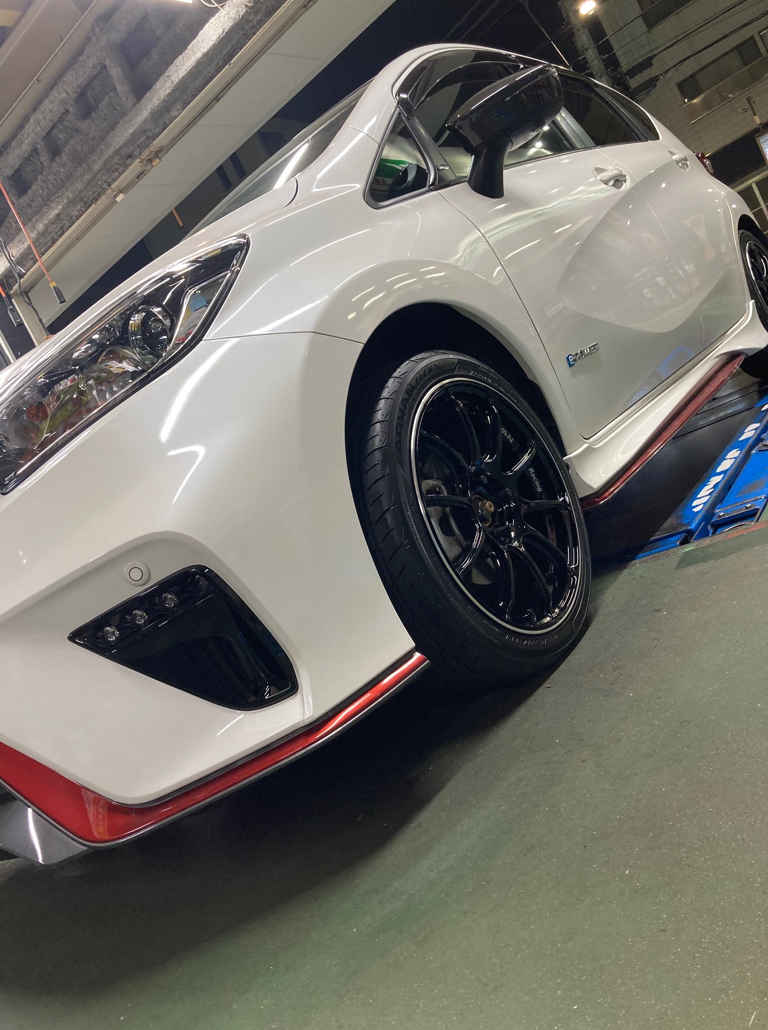ノートeパワーニスモ&times;ＲＺⅡ&times;Ｖ７０１