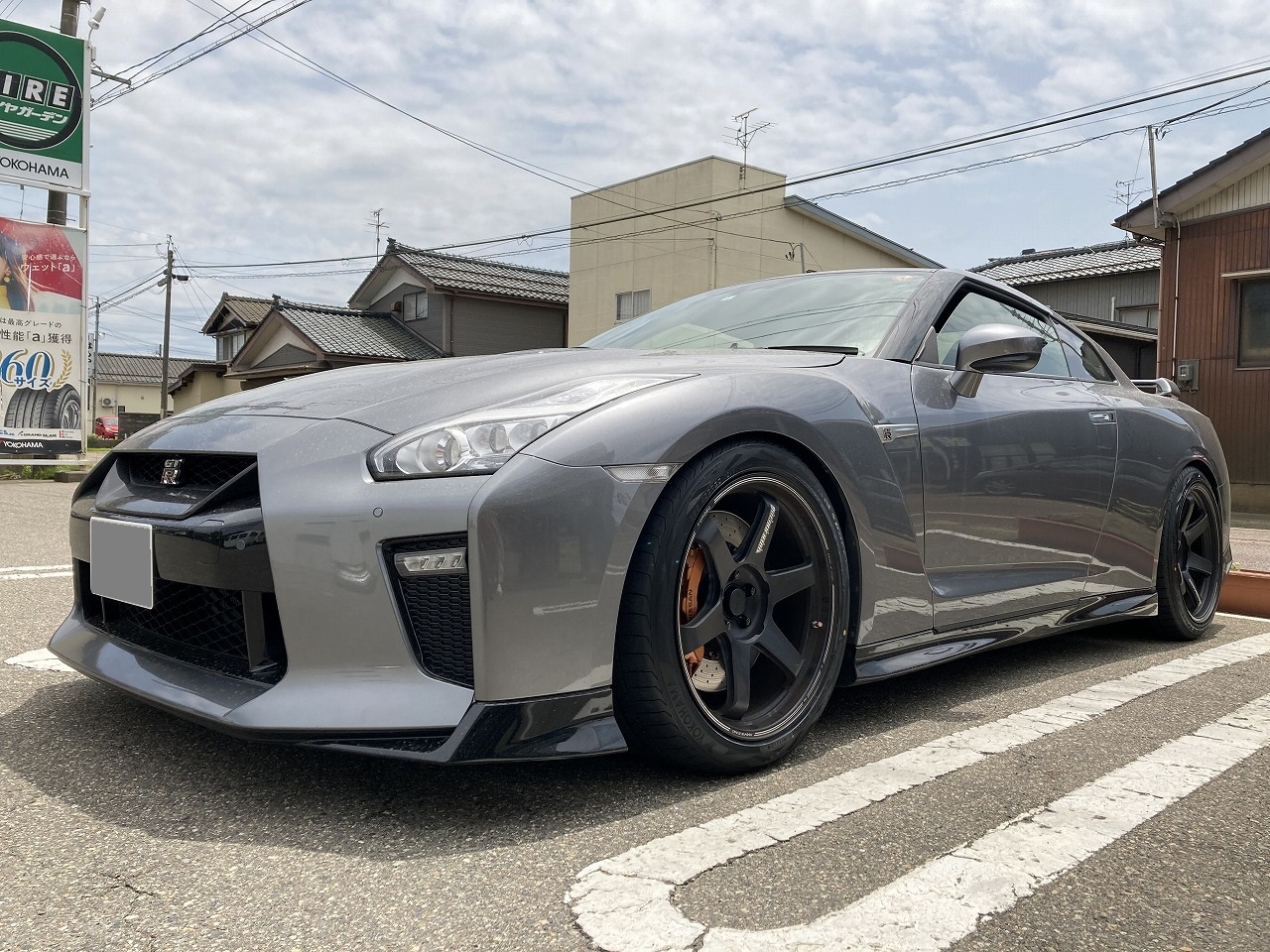 NISSAN GT-R