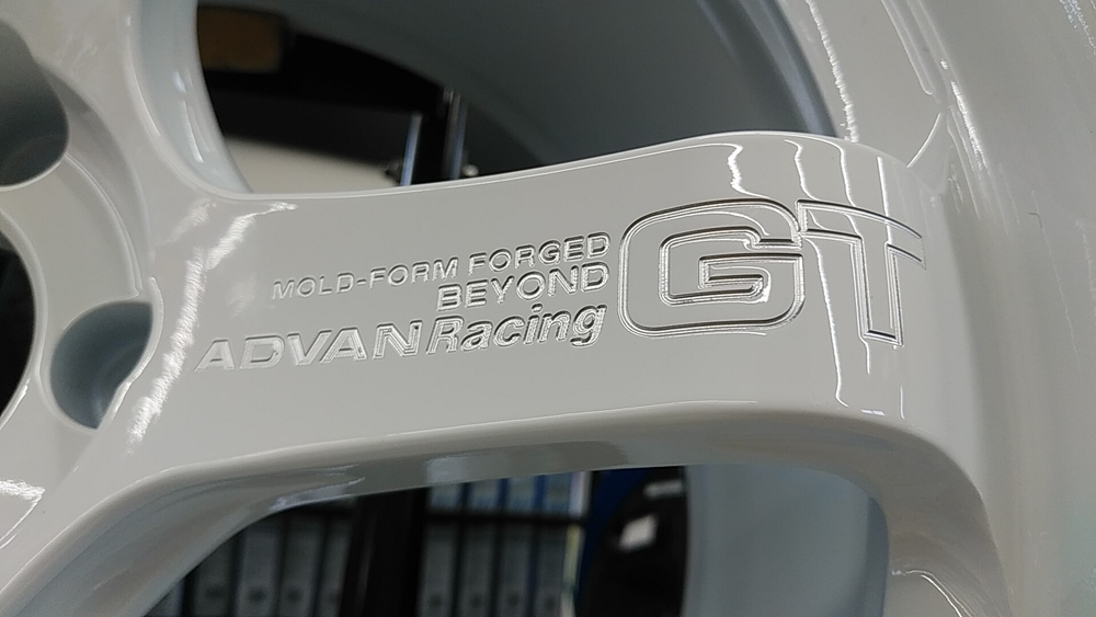 ADVAN Racing GT-Beyond の 18インチ展示中です！