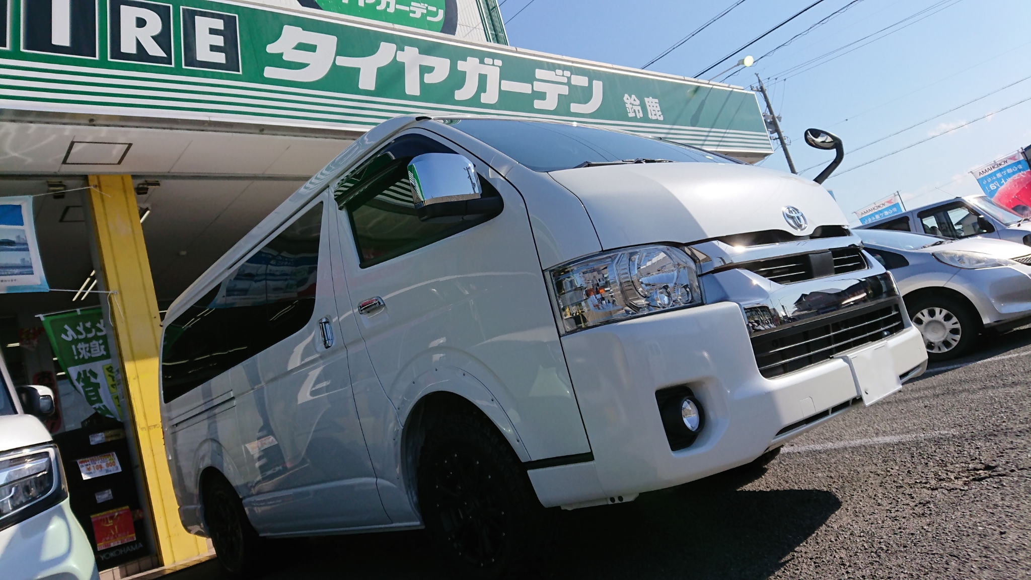 ハイエースにナイトロパワー・ジャベリンを入れさせて頂きました。