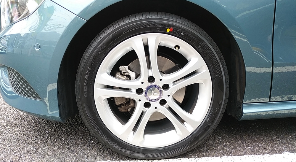 輸入車のタイヤならアドバンシリーズがオススメです♪