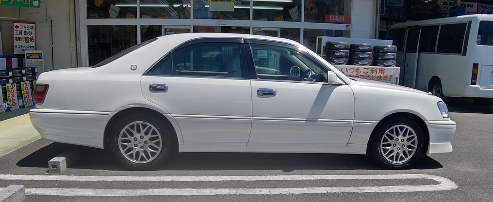 クラウンにADVAN　V105