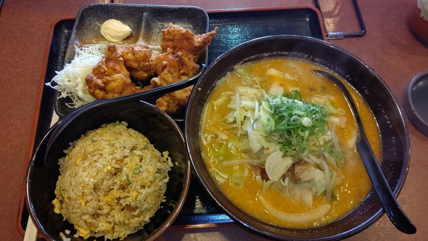 くねくねラーメン