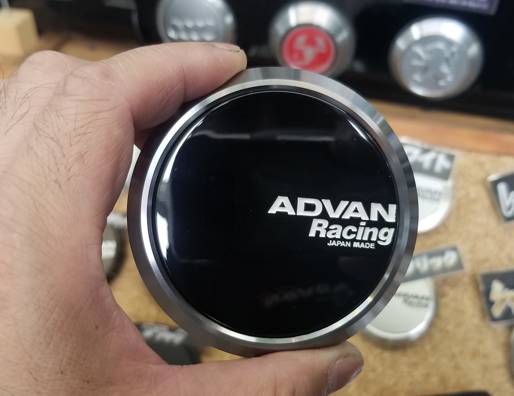「YOKOHAMA WHEEL」 ｾﾝﾀｰｷｬｯﾌﾟシリーズの 新色  ｸﾞﾛｽﾌﾞﾗｯｸ の サンプル品 が入荷しました♪