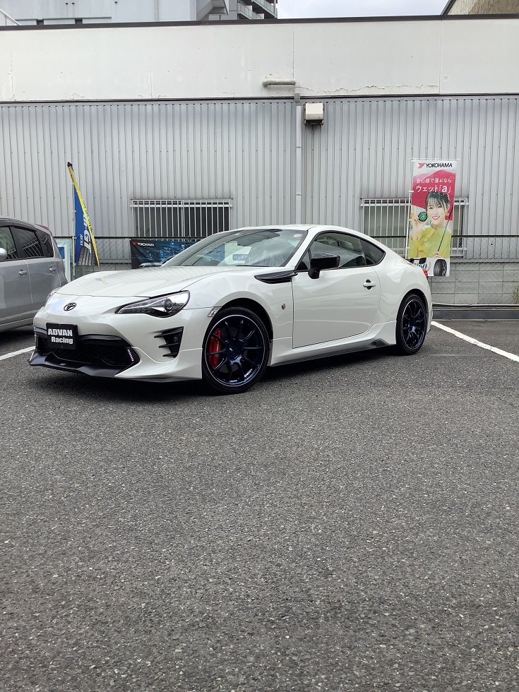 86 ADVAN Racing RZ2 IBR