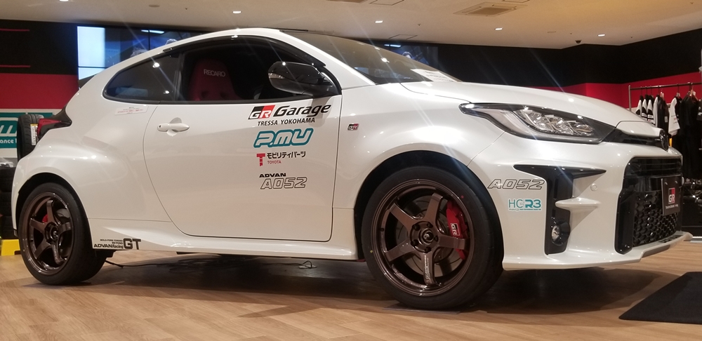 GRヤリス へ ADVANRacing GTBeyond & ヨコハマタイヤ アドバン A052
