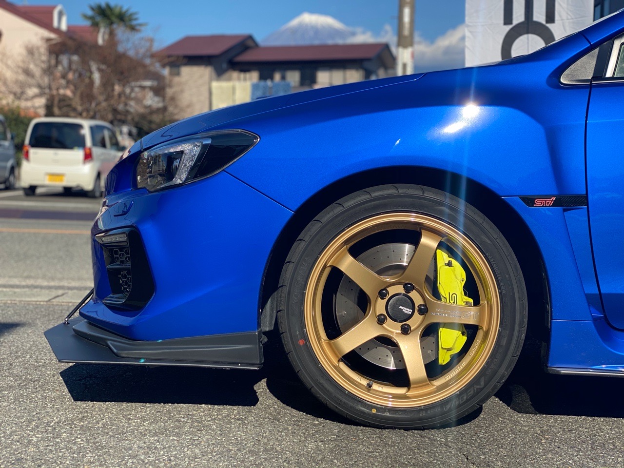ADVAN GTのゴールド装着☆