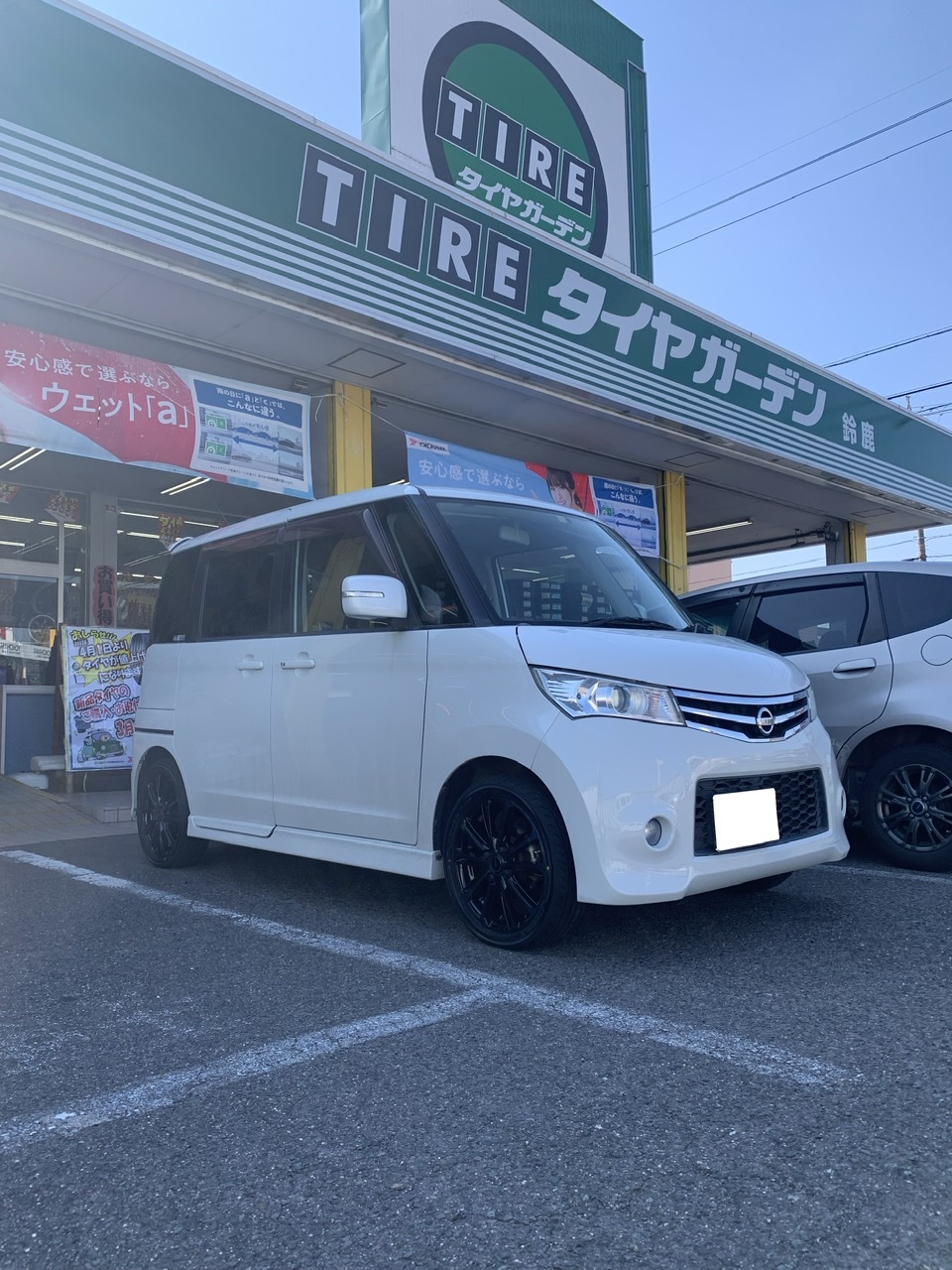ルークスにDIANELLA W10x ADVAN FLEVA☆