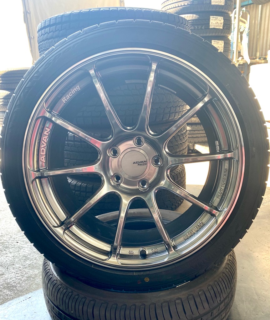 ADVAN Racing RS-Ⅲ＆ADAVAN Sport V105
