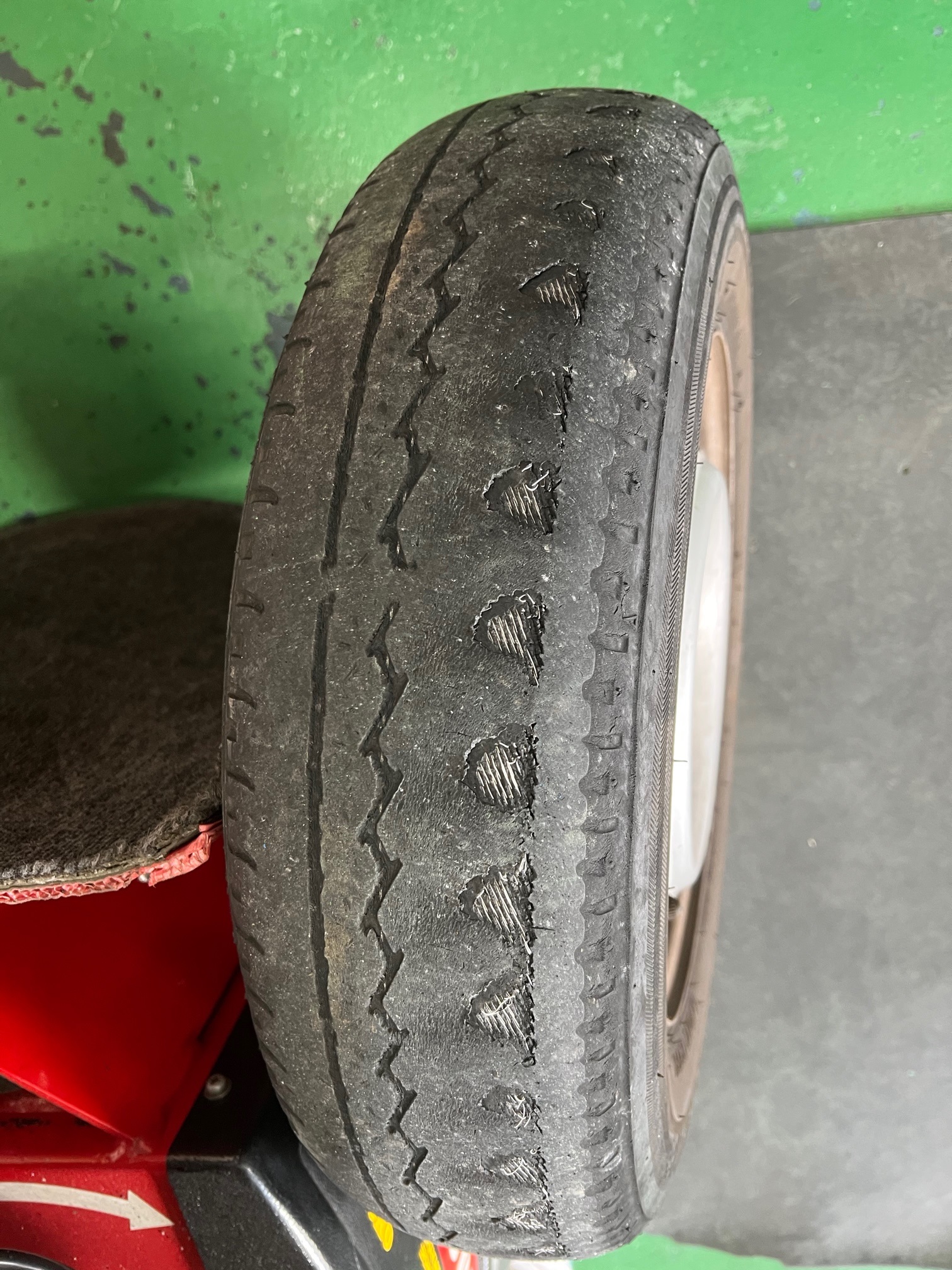 無料　タイヤ点検実施中！！