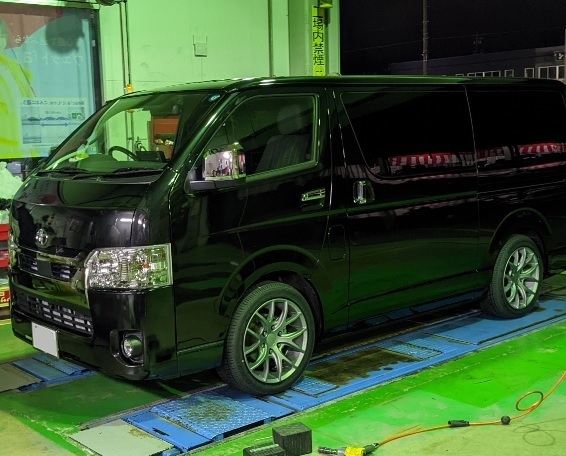 ハイエースにビルシュタイン