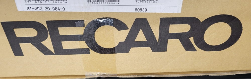 なかなかお目にかかれない レカロ＆ブリット シート が届きました！