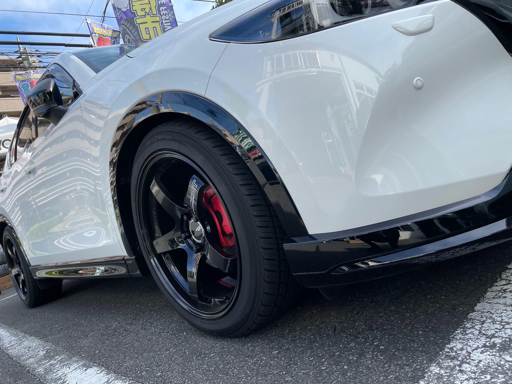 SUV &times; ADVAN Racing